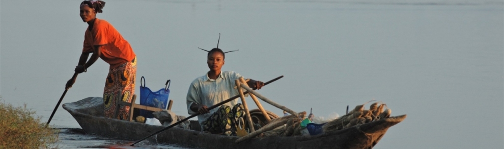Living off the river Congo (Julien Harneis)  [flickr.com]  CC BY-SA 
Infos zur Lizenz unter 'Bildquellennachweis'
